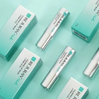 R_lip_balm2.png